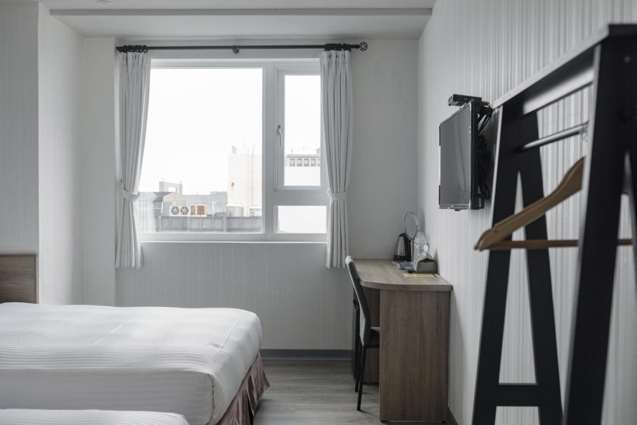 Hotel Brown - Zhongzheng Ταϊνάν Εξωτερικό φωτογραφία