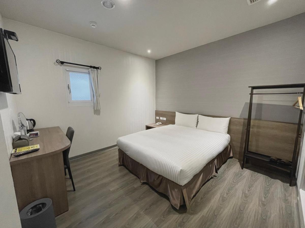 Hotel Brown - Zhongzheng Ταϊνάν Εξωτερικό φωτογραφία
